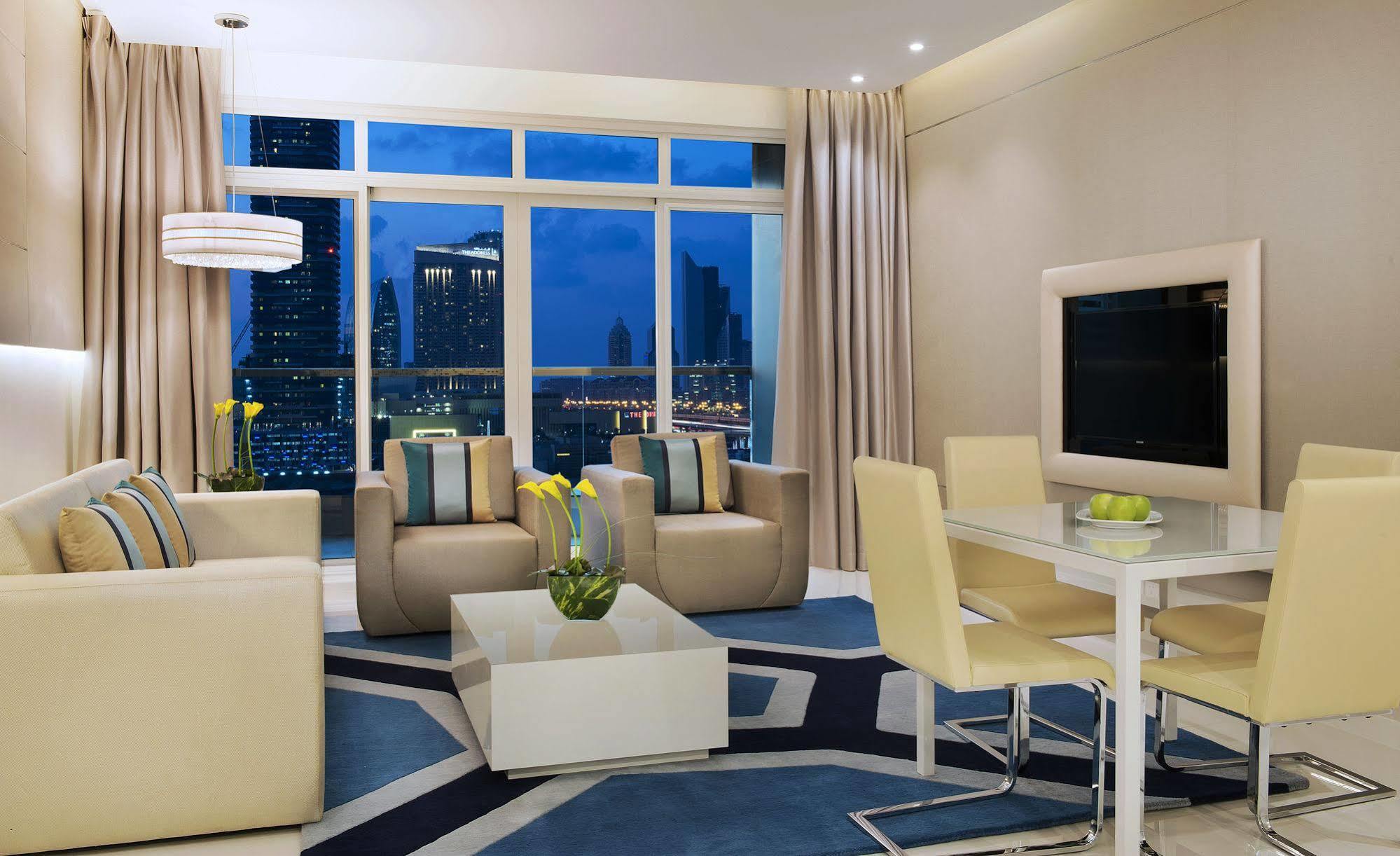 Damac Maison The Vogue Ντουμπάι Εξωτερικό φωτογραφία A living room in a typical apartment