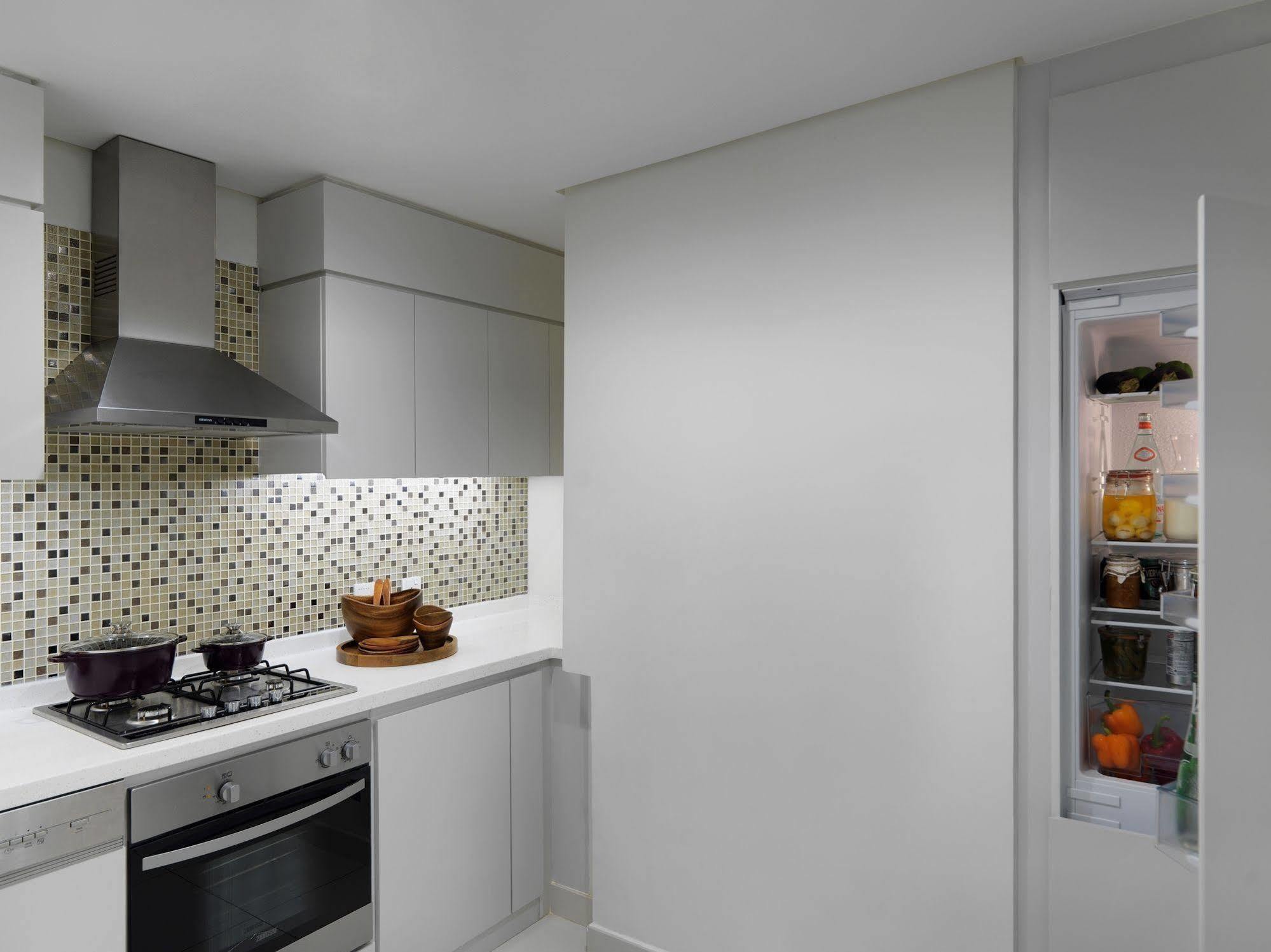 Damac Maison The Vogue Ντουμπάι Εξωτερικό φωτογραφία A built-in refrigerator